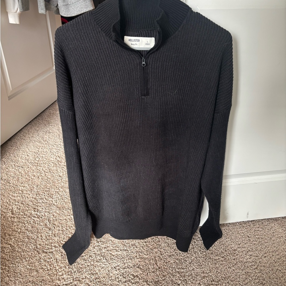 Hollister Men's Black  Quarter Zip Sweater